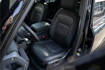 Land Rover Defender 110 2.0 P400e X-Dynamic SE Pano, Leder,22LM — photo 14
