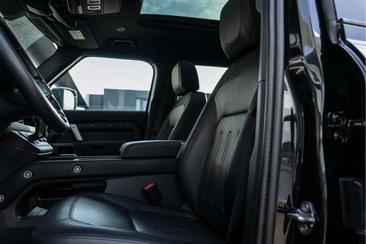 Land Rover Defender 110 2.0 P400e X-Dynamic SE Pano, Leder,22LM — photo 15