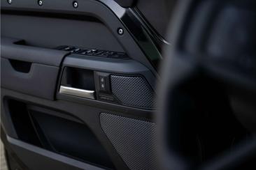 Land Rover Defender 110 2.0 P400e X-Dynamic SE Pano, Leder,22LM — photo 17