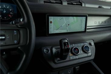 Land Rover Defender 110 2.0 P400e X-Dynamic SE Pano, Leder,22LM — photo 22