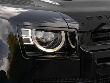 Land Rover Defender 110 D200 X-Dynamic SE — photo 15