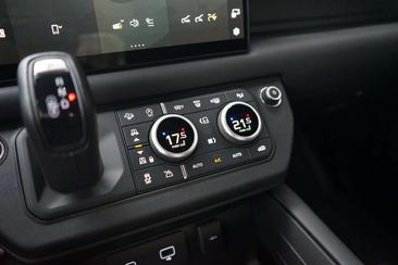 Land Rover Defender 90 Carpathian Edition 5.0 P525 V8 — photo 28