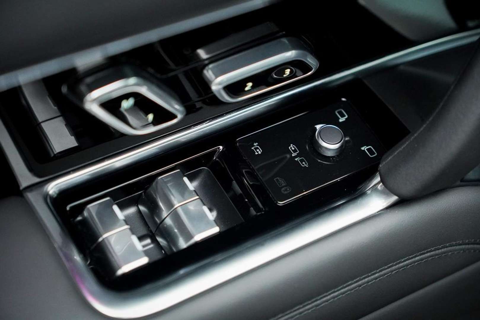 Land Rover Range Rover Autobiography 3.0 P550e PHEV Massage / Towing Package - 2024 - Joinsteer - #15