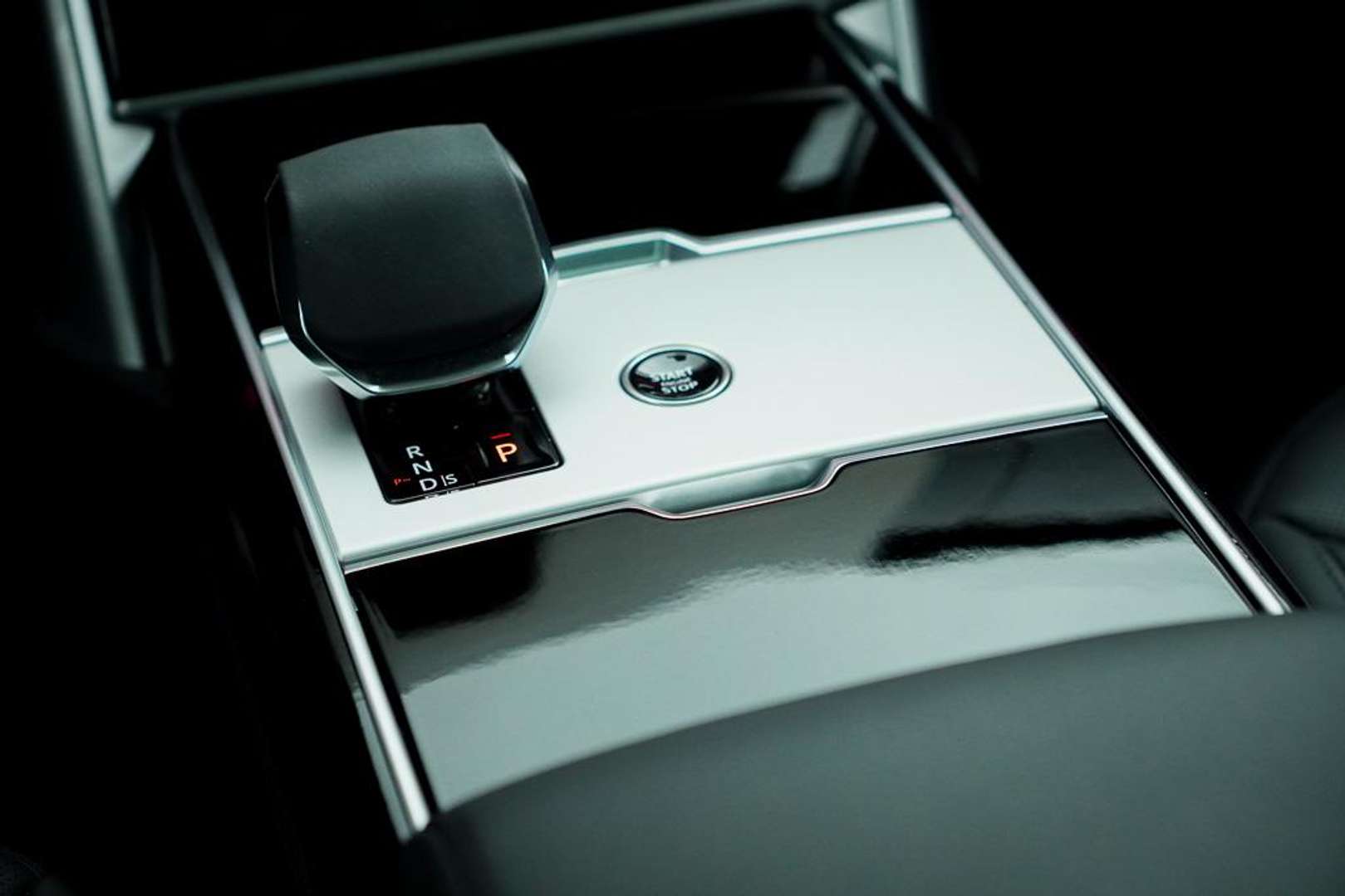 Land Rover Range Rover Autobiography 3.0 P550e PHEV Massage / Towing Package - 2024 - Joinsteer - #16