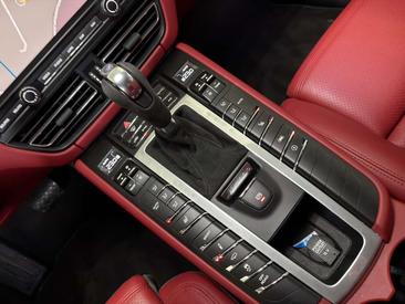 Porsche Macan S — photo 13