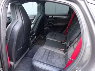 Porsche Cayenne III GTS — photo 3