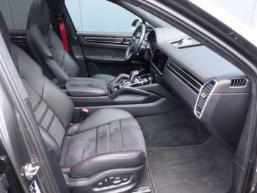 Porsche Cayenne III GTS — photo 19