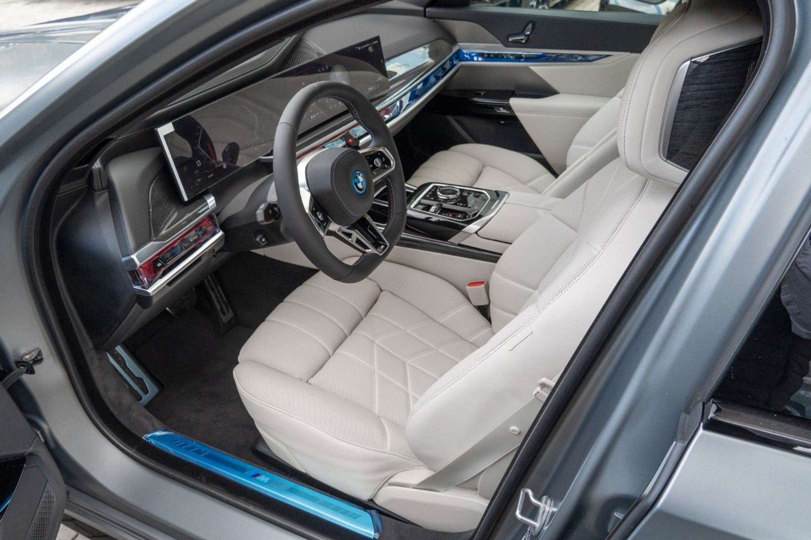 BMW Série 7 Individual 760e XDrive - 2025 - Joinsteer - #10