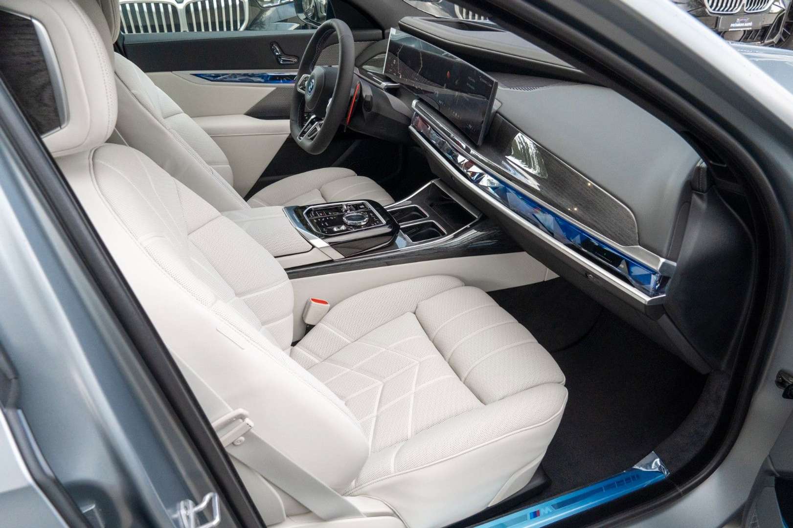 BMW Série 7 Individual 760e XDrive - 2025 - Joinsteer - #26