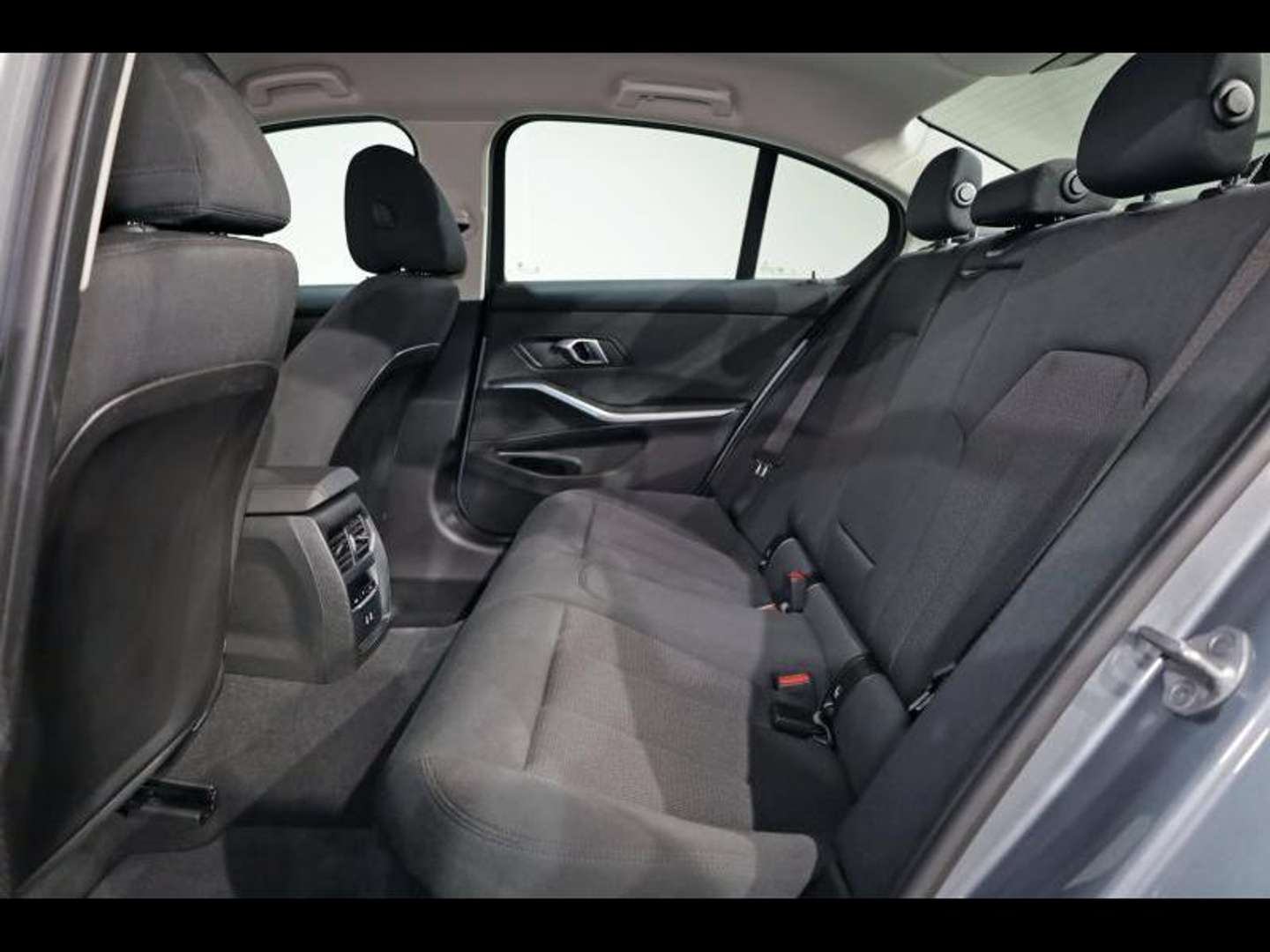 BMW Série 3 Berline 318i - 2024 - Joinsteer - #8