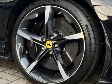 Ferrari SF90 Spider — photo 17