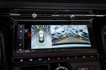 Aston Martin DB12 4.0 V8 — photo 16