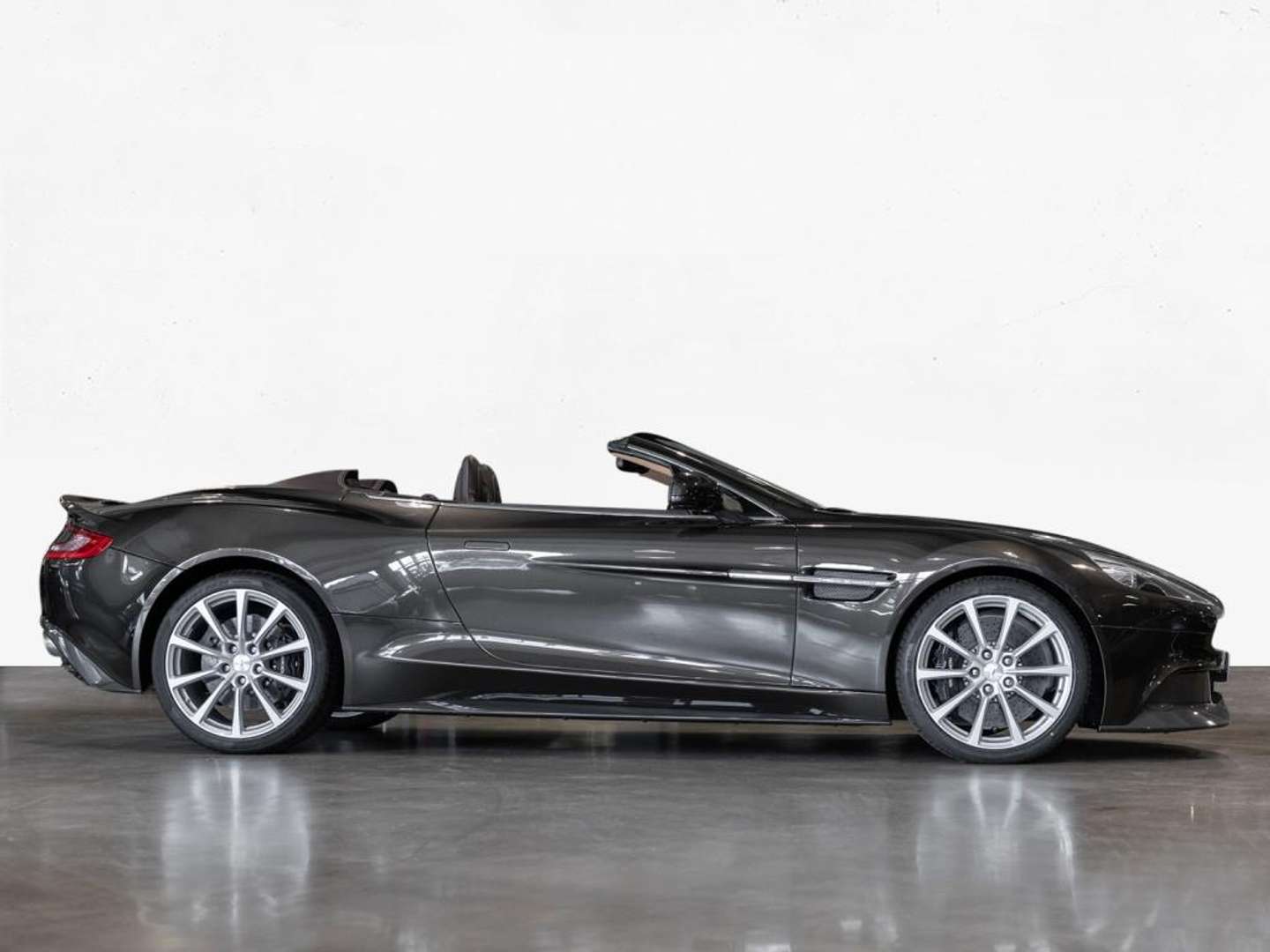 Aston Martin Vanquish Volante - 2016 - Joinsteer - #25
