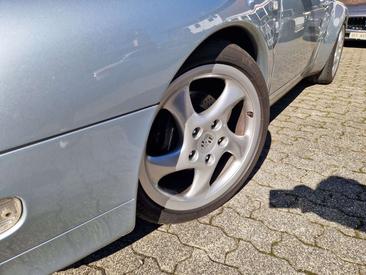 Porsche 993 Carrera Cabriolet — photo 10
