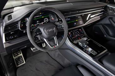 Audi Q8 S Line 60 TFSI E — photo 20