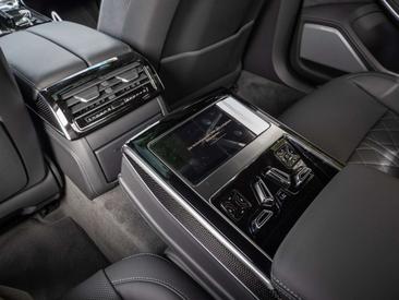 Audi S8 TFSI — photo 7