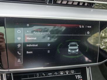 Audi S8 TFSI — photo 11