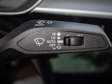Audi S8 TFSI — photo 18