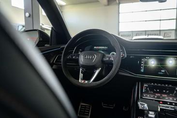 Audi Q8 S Line 60 TFSI E — photo 13