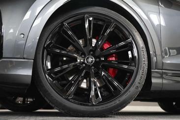 Audi Q8 S Line 60 TFSI E — photo 4