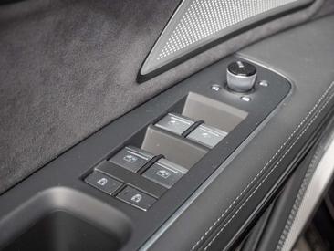 Audi S8 TFSI — photo 22