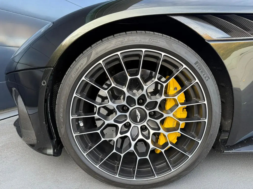 Aston Martin DBS (2018-24) DBS 770 Ultimate Volante 5.2 - 2023 - Joinsteer - #4