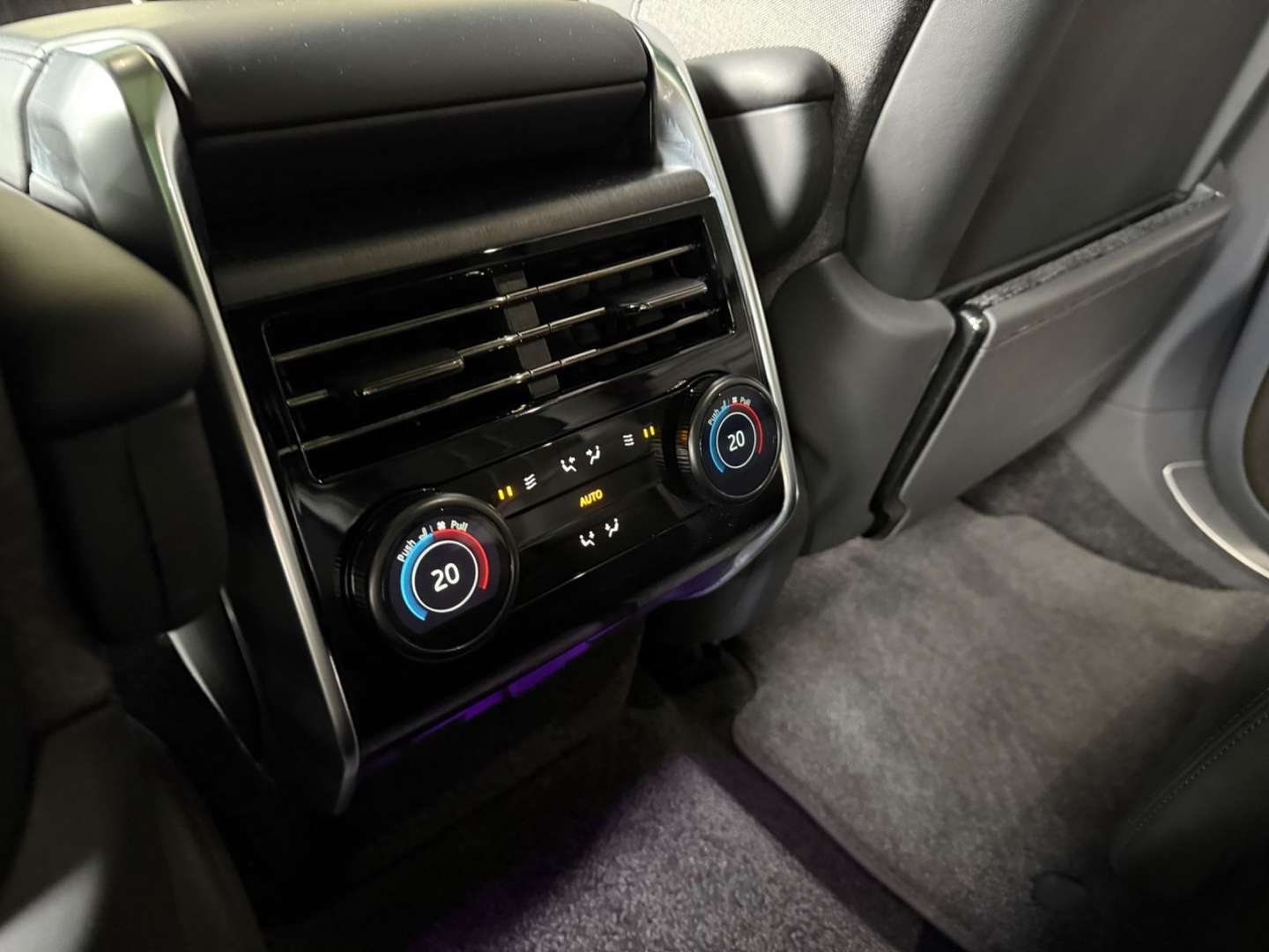 Land Rover Range Rover SV Business Class 615 Ps - 2024 - Joinsteer - #23