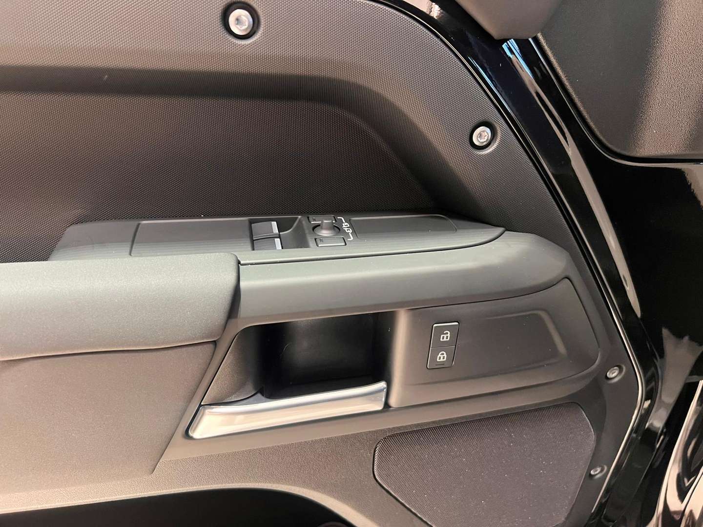 Land Rover Defender 130 Hard Top S D250 - 2025 - Joinsteer - #18