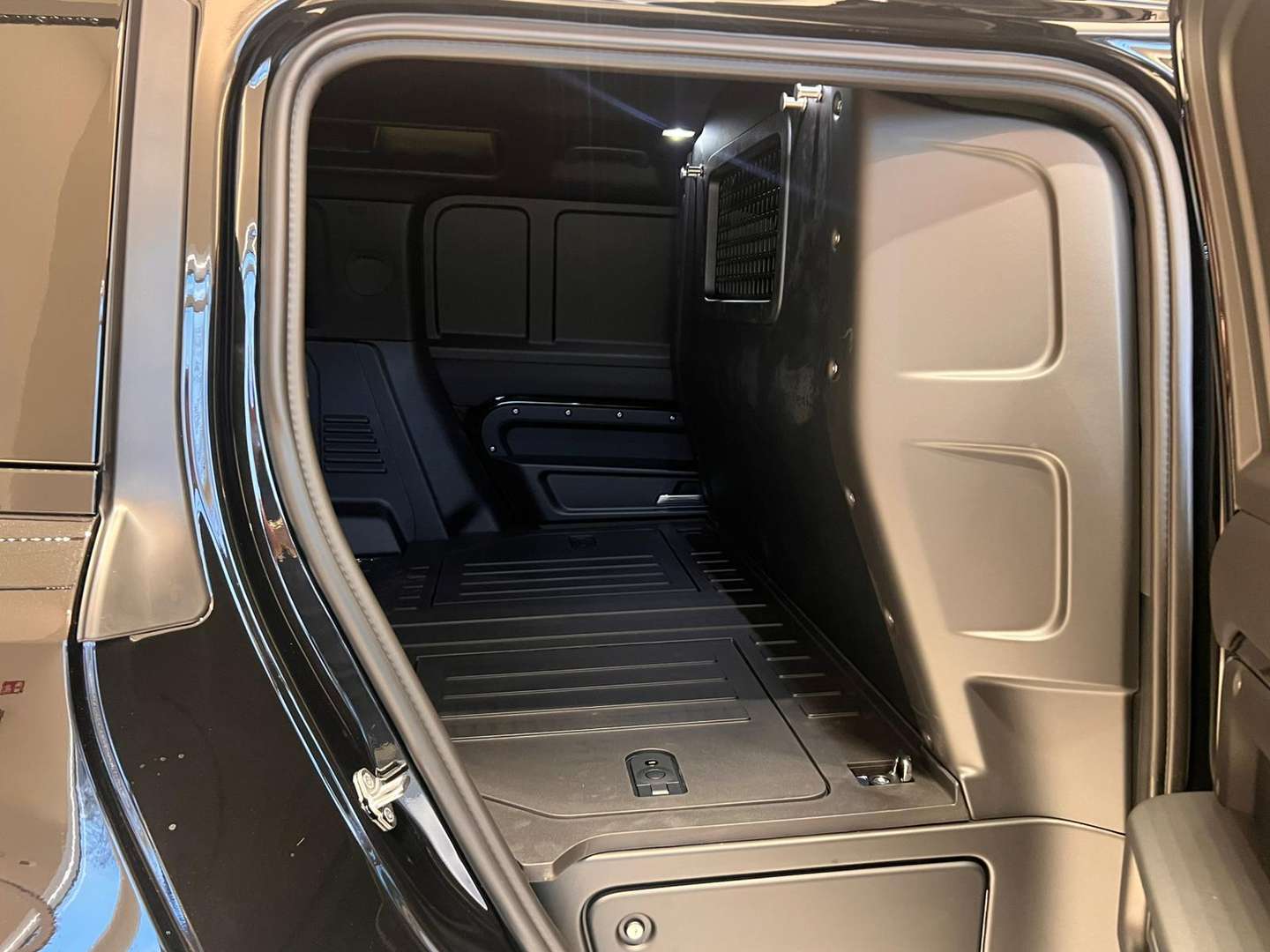 Land Rover Defender 130 Hard Top S D250 - 2025 - Joinsteer - #20