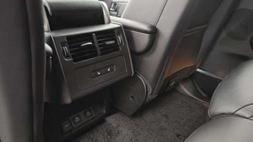 Land Rover Discovery — photo 13