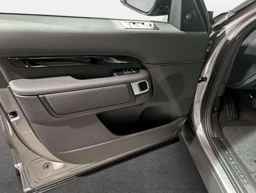 Land Rover Discovery D250 S — photo 14