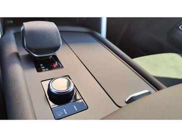 Land Rover Discovery R Dynamic S — photo 14
