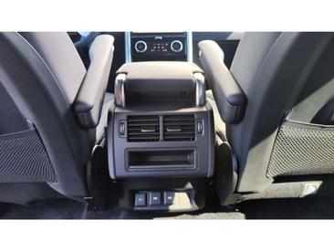 Land Rover Discovery R Dynamic S — photo 16