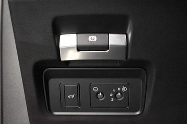 Land Rover Discovery Sport D165 AWD R-Dynamic S — photo 21