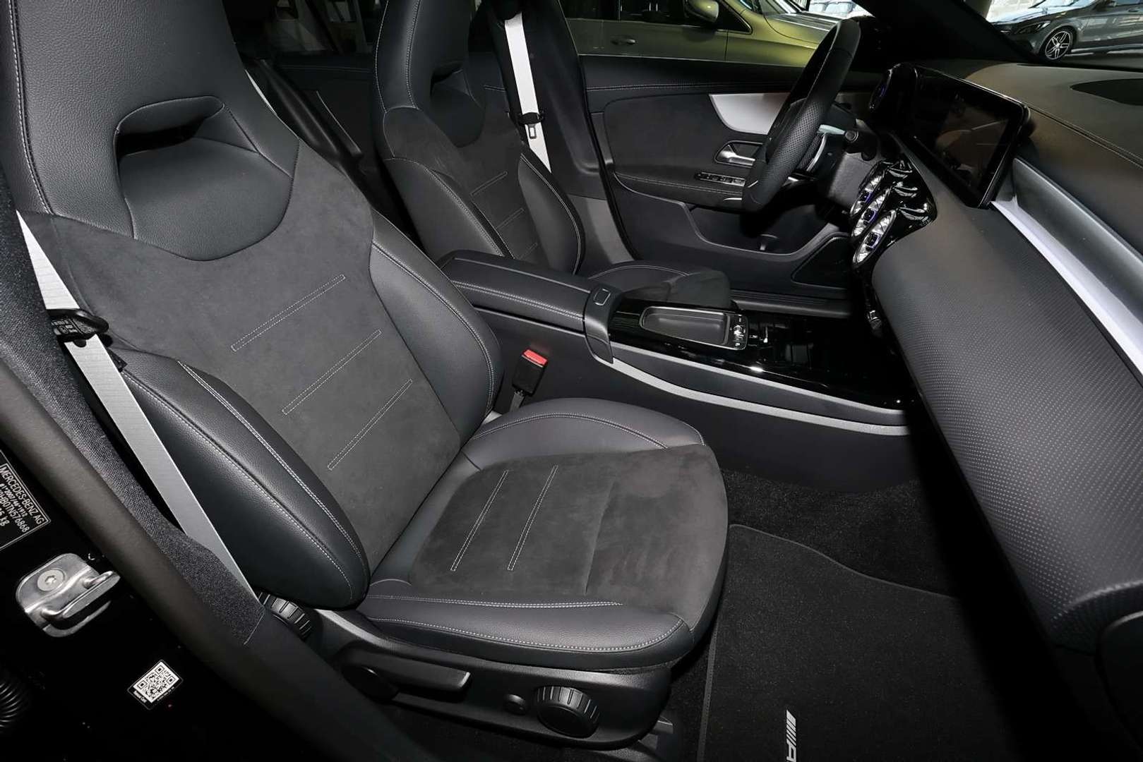 Mercedes CLA 200 Coupé 200 AMG Line - 2025 - Joinsteer - #3