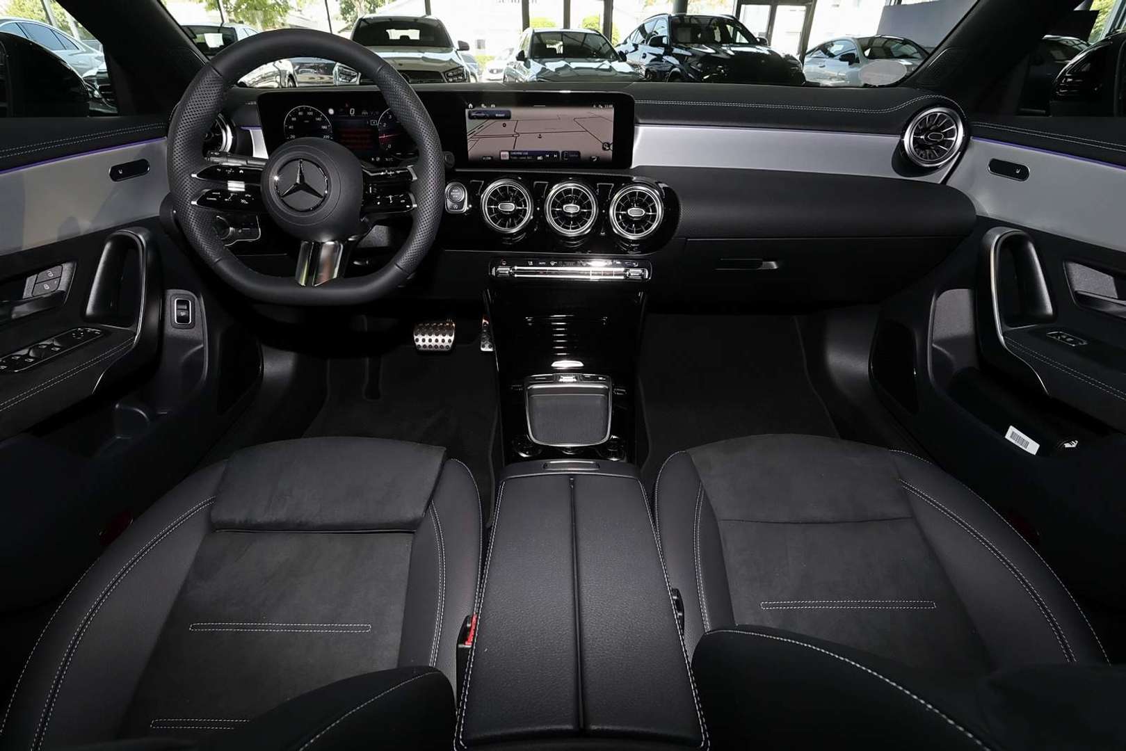 Mercedes CLA 200 Coupé 200 AMG Line - 2025 - Joinsteer - #4