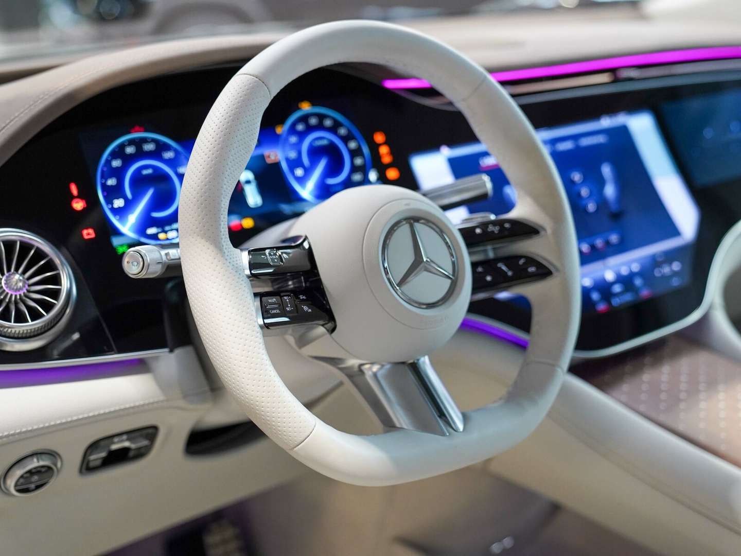 Mercedes EQS SUV 450+ AMG Line - 2023 - Joinsteer - #21