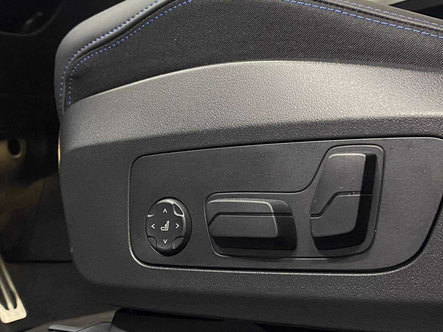 BMW IX2 M Sport Edition EDrive20 - 2025 - Joinsteer - #6