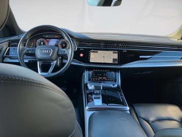 Audi Q8 50 TDI — photo 10