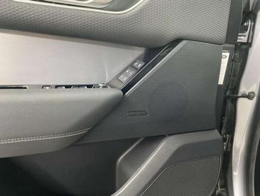 Land Rover Range Rover Velar D200 R-Dynamic SE AWD Auto 23MY — photo 12