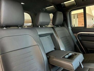 Land Rover Defender 110 P635 OCTA AWD Auto. 25.5MY — photo 4