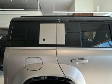 Land Rover Defender 110 P635 OCTA AWD Auto. 25.5MY — photo 6