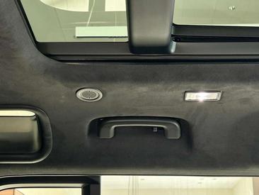 Land Rover Defender 110 P635 OCTA AWD Auto. 25.5MY — photo 11