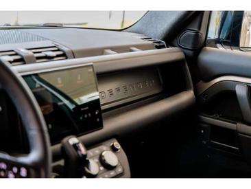 Land Rover Defender 110 P635 OCTA AWD Auto. 25.5MY — photo 12