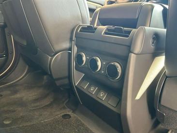 Land Rover Defender 110 P635 OCTA AWD Auto. 25.5MY — photo 17