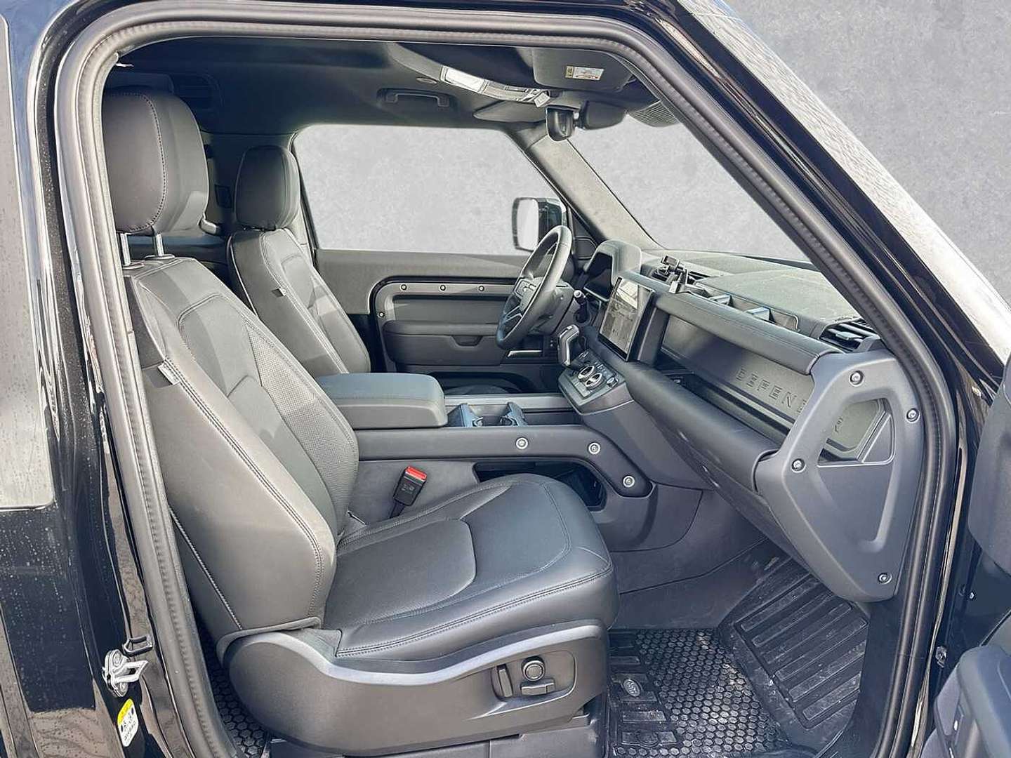 Land Rover Defender 90 D250 X-Dynamic SE El.AHK Luftfahrwerk - 2025 - Joinsteer - #3