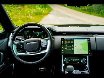 Land Rover Range Rover P440e LWB Autobiography — photo 4
