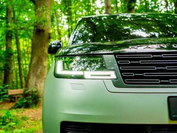Land Rover Range Rover P440e LWB Autobiography — photo 8