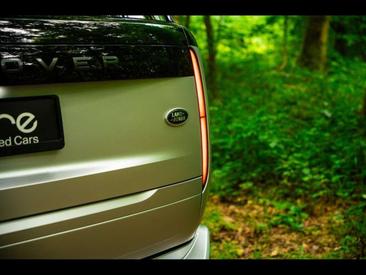 Land Rover Range Rover P440e LWB Autobiography — photo 13