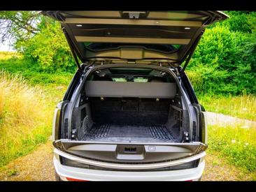Land Rover Range Rover P440e LWB Autobiography — photo 17